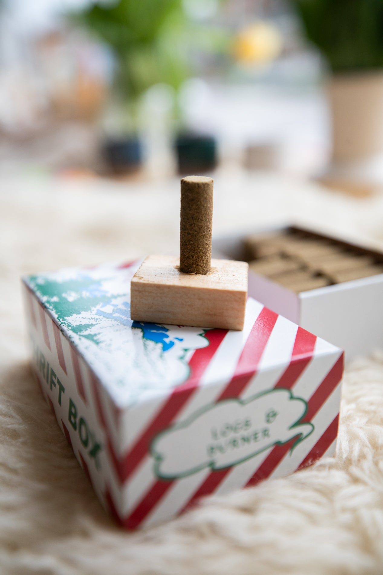 Paine's Balsam Thrift Box