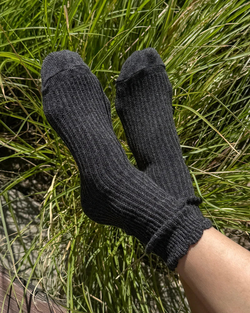 Linen Scallop Socks - Charcoal